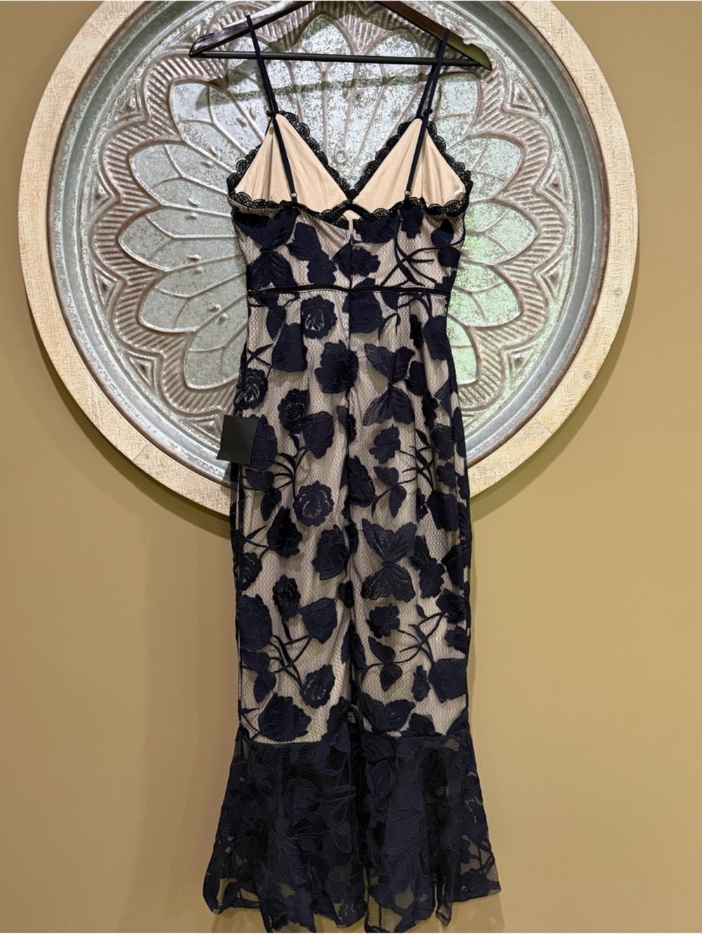 NWT Lulu's Navy Blue Lace Overlay Nude-Illusion Backless Midi Dress - Picture 6 of 7